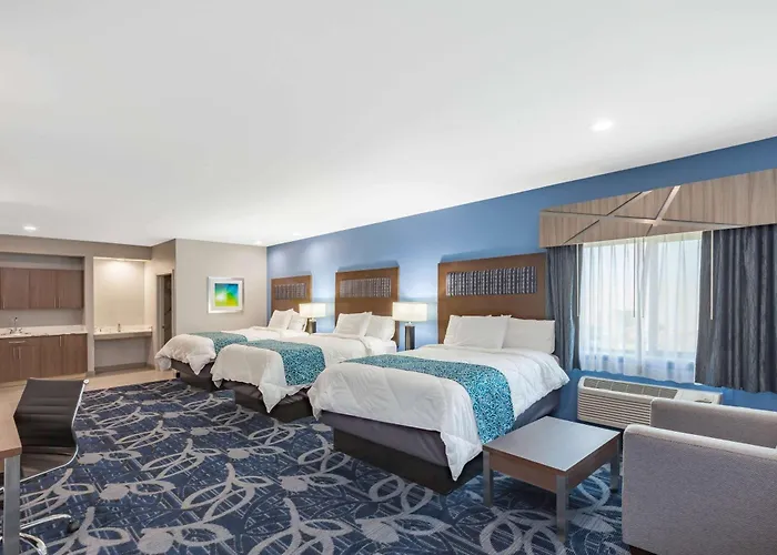 Baymont By Wyndham Houston Hobby Airport Hotel