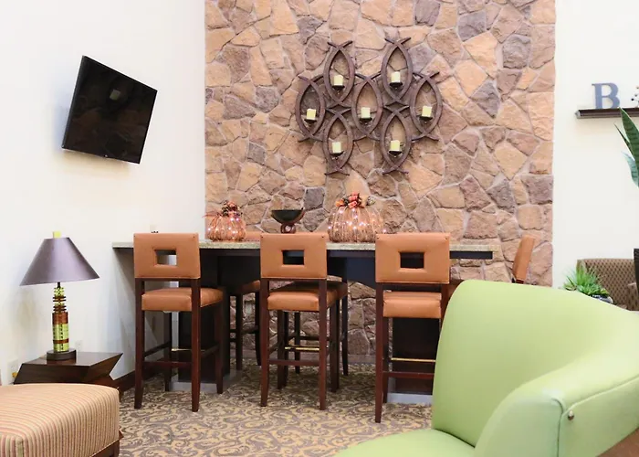 Best Western Plus Hobby Airport Inn & Suites Houston